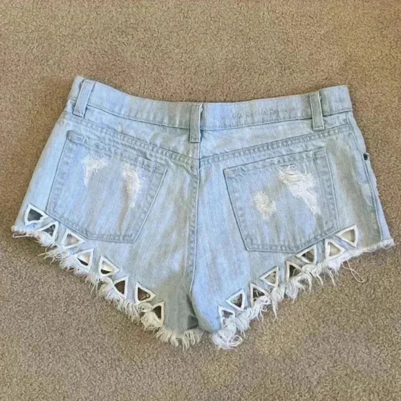 Carmar Triangle Cut Out Boho Festival Jean Shorts. In size 29 - Picture 2 of 4